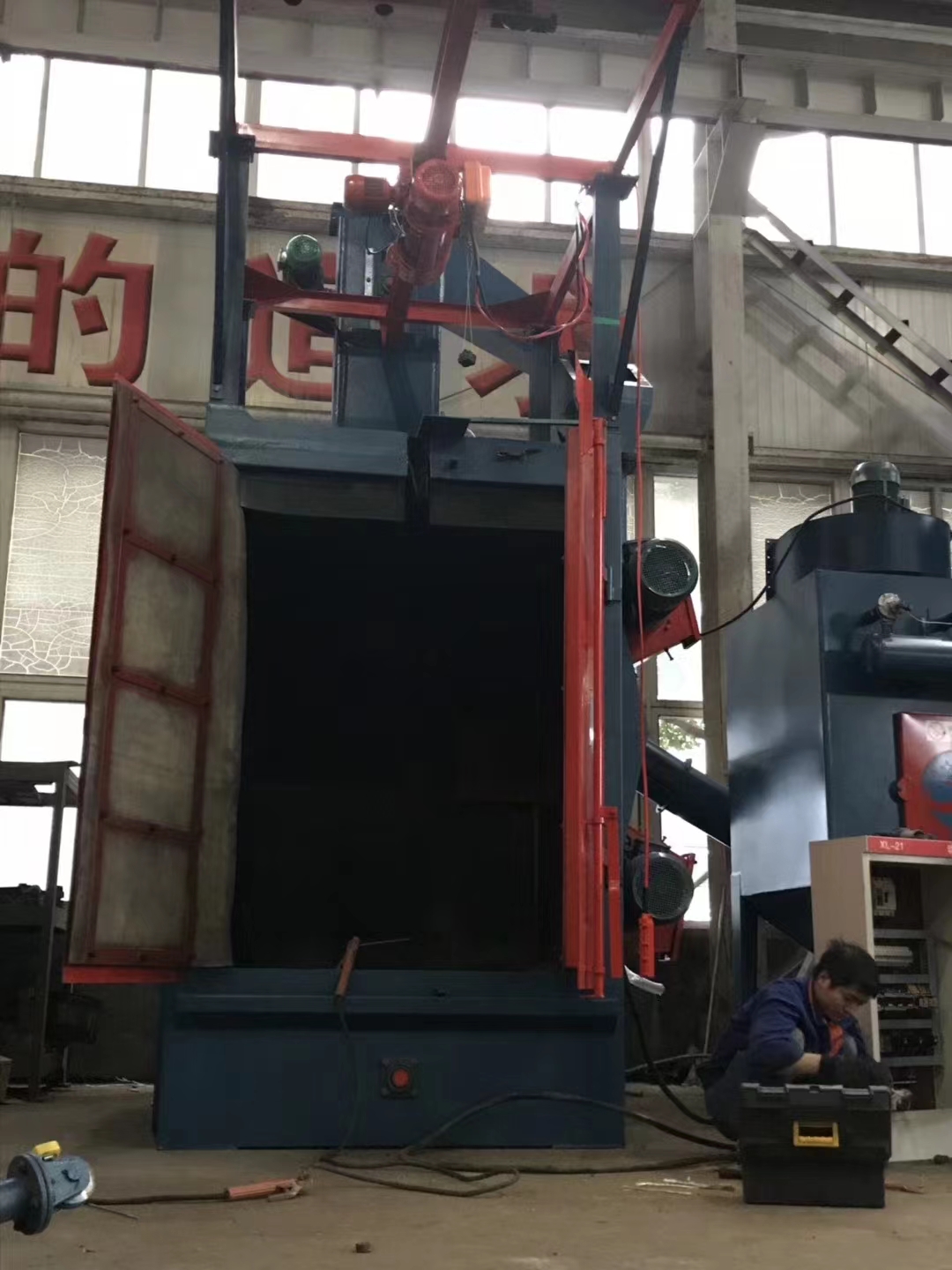 上海凱工-閥門(mén)-吊鉤式拋丸機(jī)